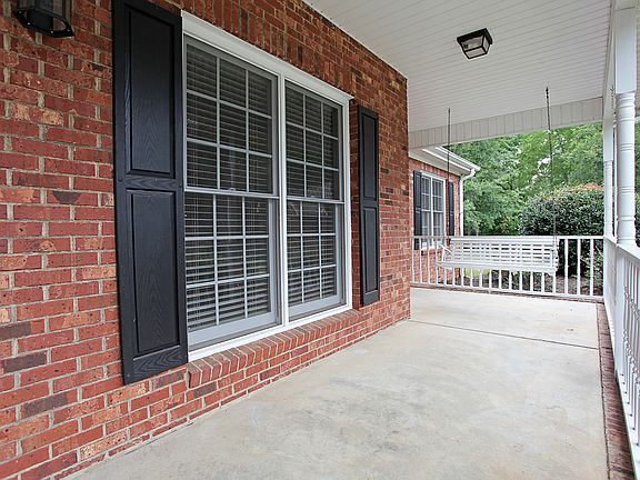 4th image of 2193 Fox Creek Ln