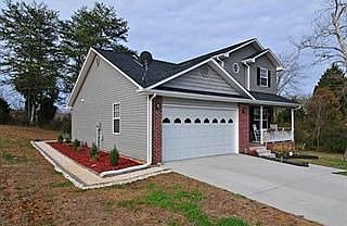 2nd image of 220 Ivens Trl
