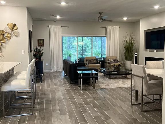 4th image of 406 Montserrat Dr