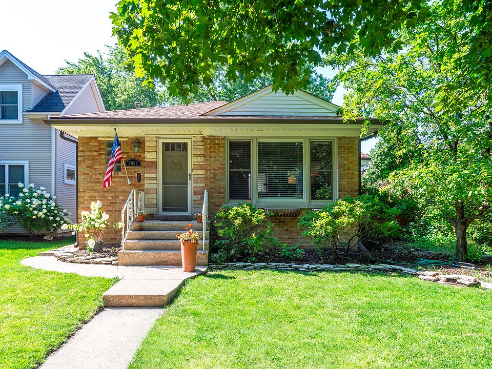 1st image of 5081 W Balmoral Ave