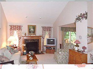 4th image of 16 Pineview Ct