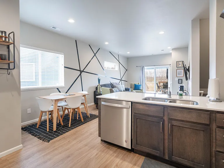 Summerland Twinhomes | Waterloo | Near Lost Island Waterpark — Photo 17