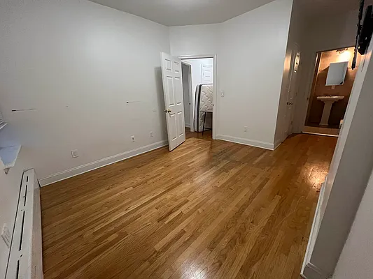 Rented by Amin Property Group Inc | media 25