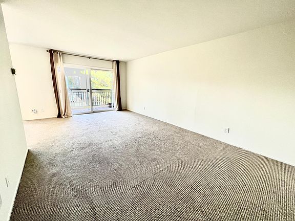 3rd image of 183 Del Medio Ave APT 315