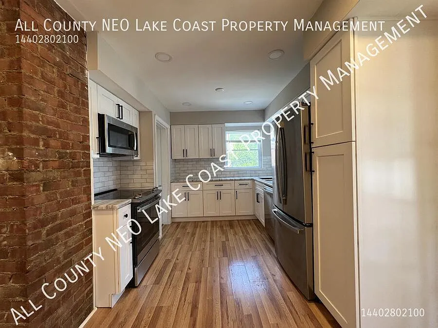 4 bed, 2.5 bath, 2415 sqft, $2,895 — Photo 4