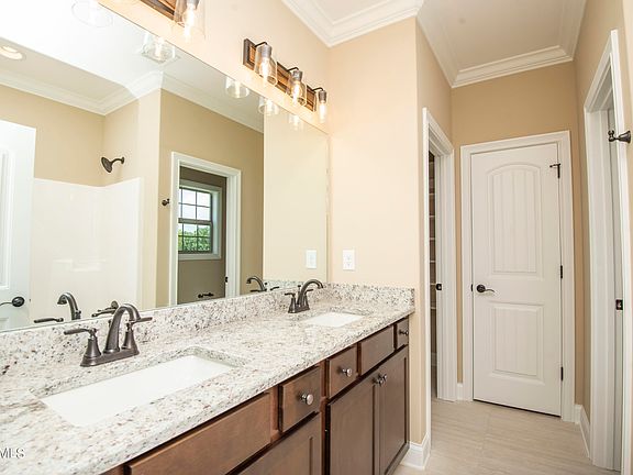 5th image of 10114 Songbird Ln