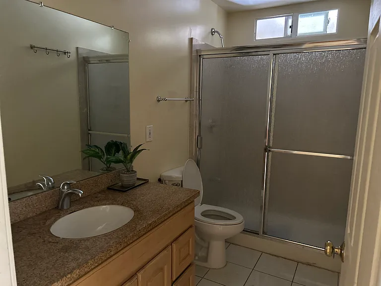 322 Jackson St — Photo 2