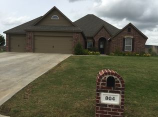 804 Cold Water Creek Dr, Muskogee, OK 74403