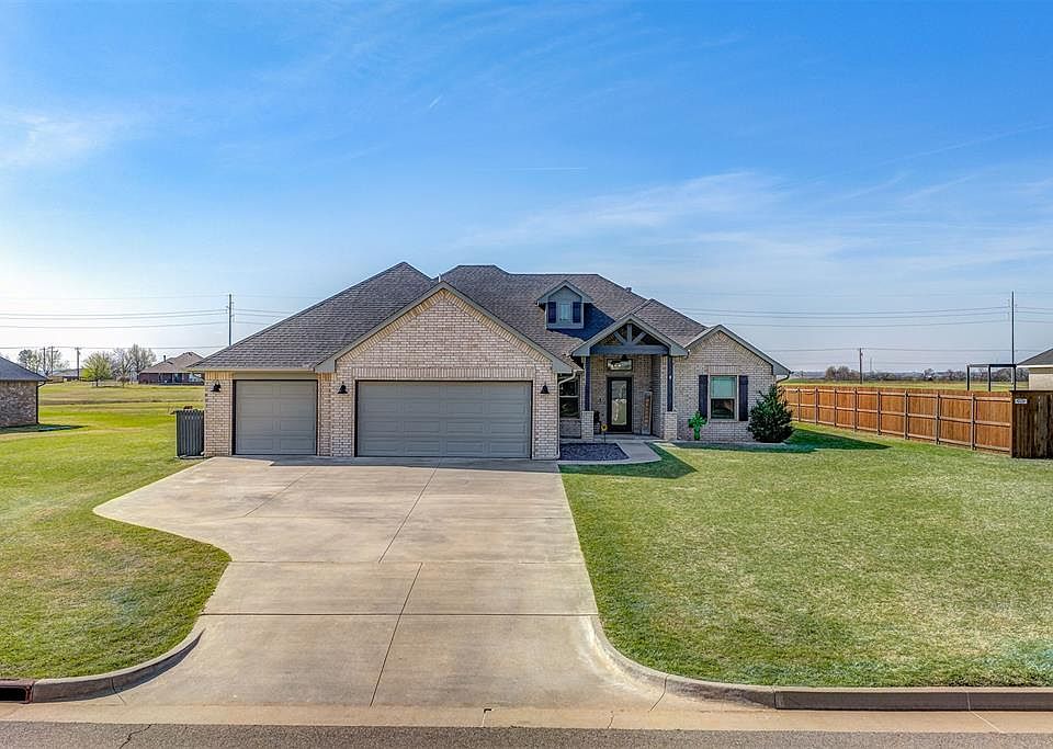 1st image of 3888 Eastridge Cir NE