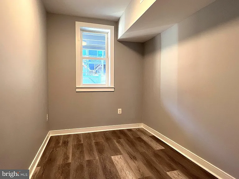1210 Half St SW — Photo 11