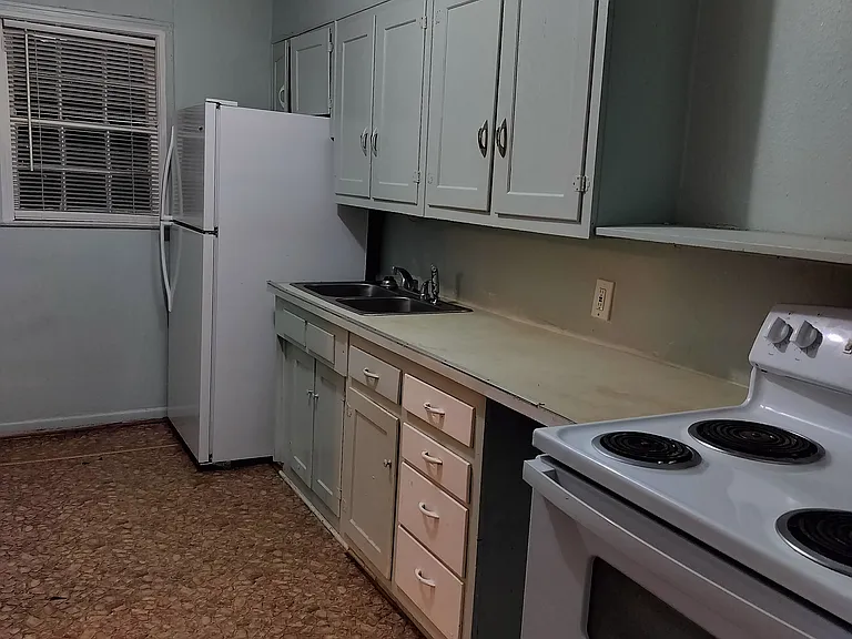 703 E Pine St #B — Photo 12