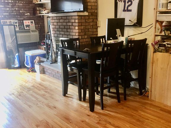 3rd image of 2233 N Lincoln Ave APT 3