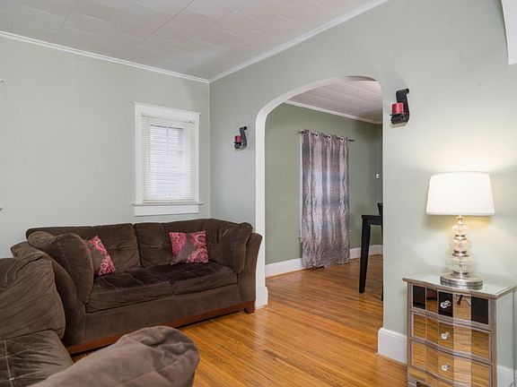 5th image of 2404 Niagara Ave