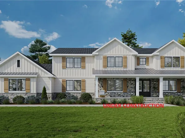 32570 Creekside Dr, Pepper Pike, OH 44124