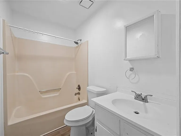 1012 Davis St #12 — Photo 13