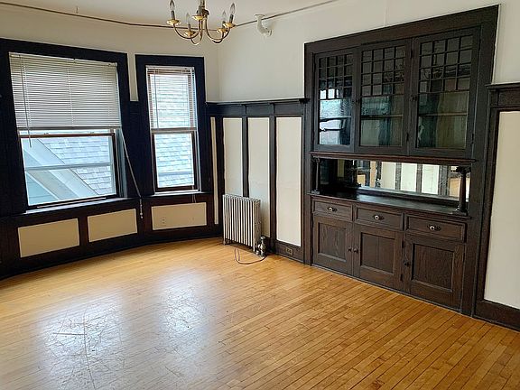 2nd image of 1838 N Oakland Ave #6