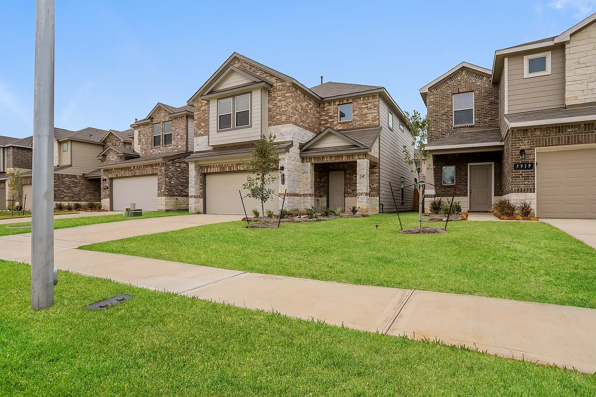 Building Photo - 7915 Fijian Cypress Dr