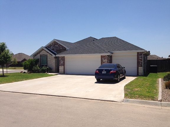 3 Car, Extended Garage