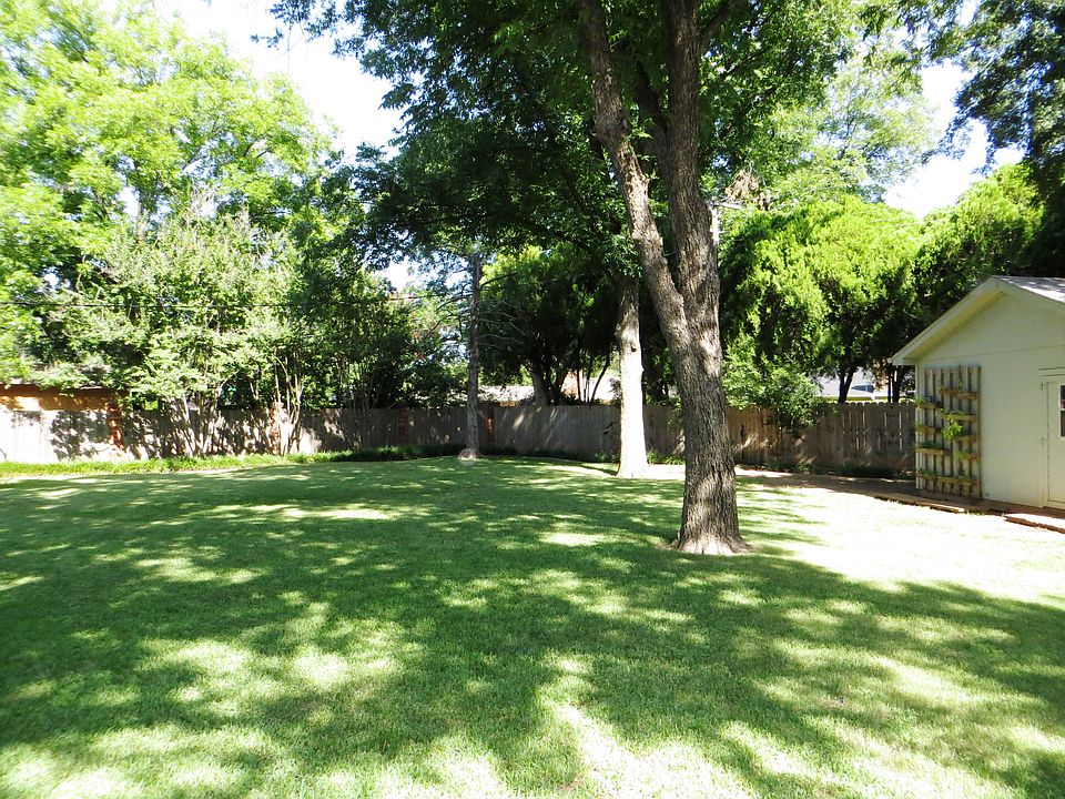 2nd image of 2631 Chase Dr