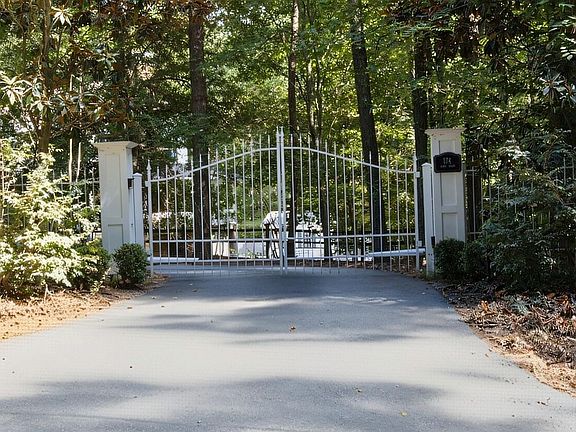 3rd image of 174 Sims Rd