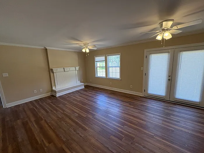 3 bed, 2.5 bath, 2074 sqft, $1,500 — Photo 3