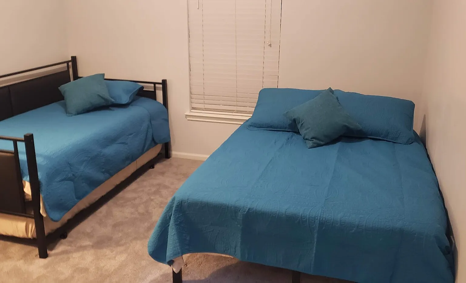 2-bedroom (with 4 beds) and 2 full baths rental. — Photo 2
