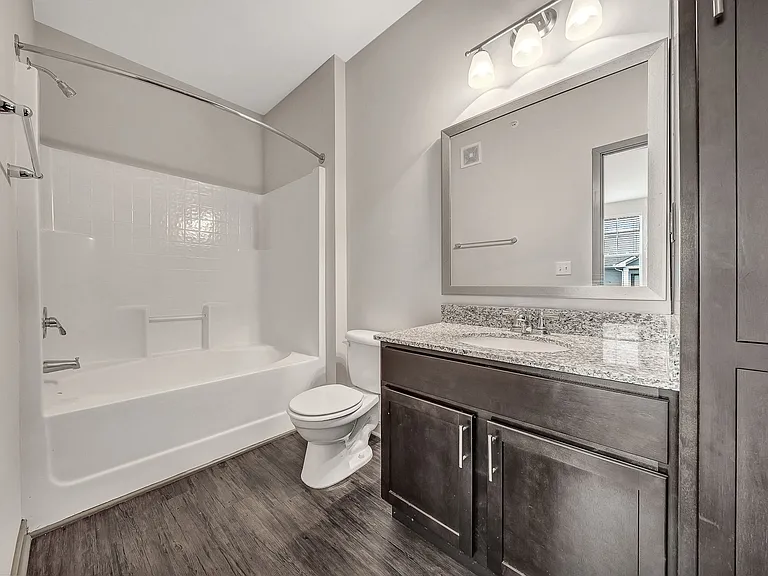 Avellan Springs Apartments — Photo 12