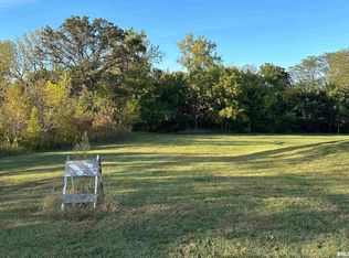 400 Silver Creek Dr, Washington, IL 61571