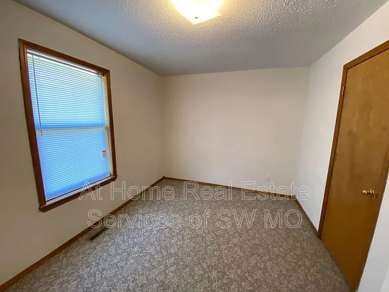 402 N Becky Cir — Photo 11