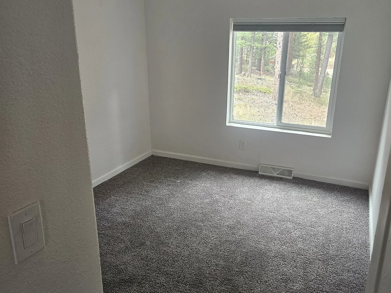 5 bed, 2592 sqft, $2,800 — Photo 3