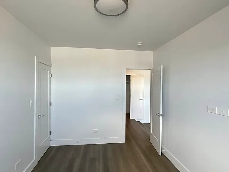 901 Avenue H #66 — Photo 4