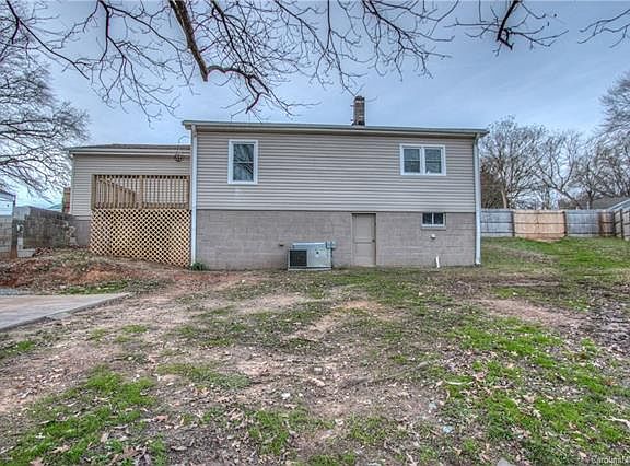 5th image of 301 Lanier Ave