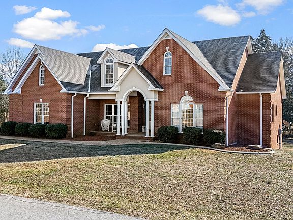 3rd image of 128 Maple Dr