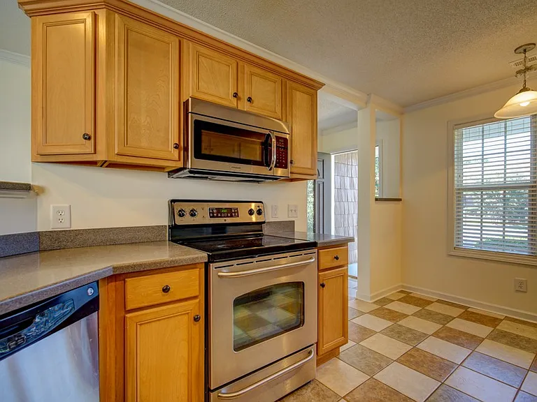 705 W Sago Ct — Photo 6
