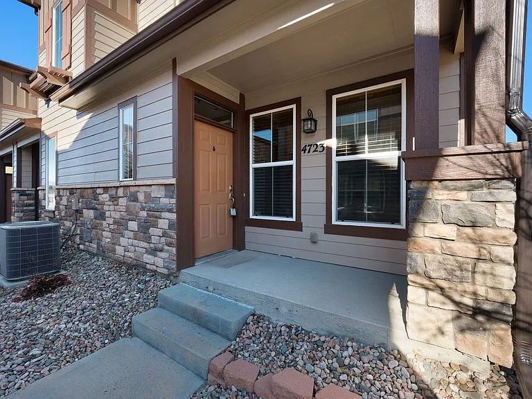 4723 Mossy Rock Grv — Photo 4