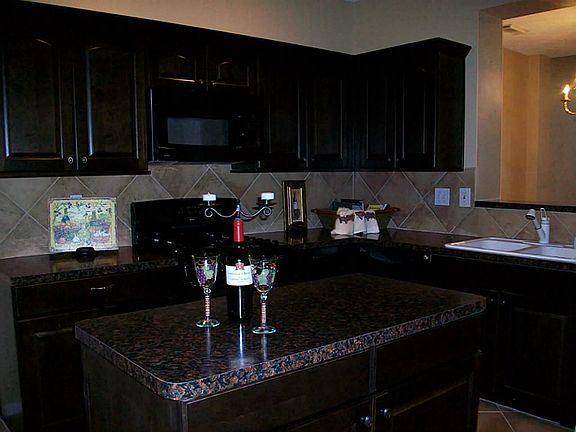 UPDATED ISLAND KITCHEN