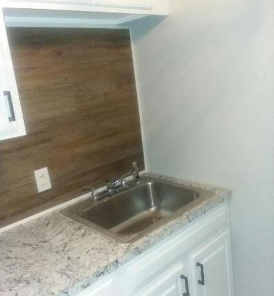 Kitchen sink area