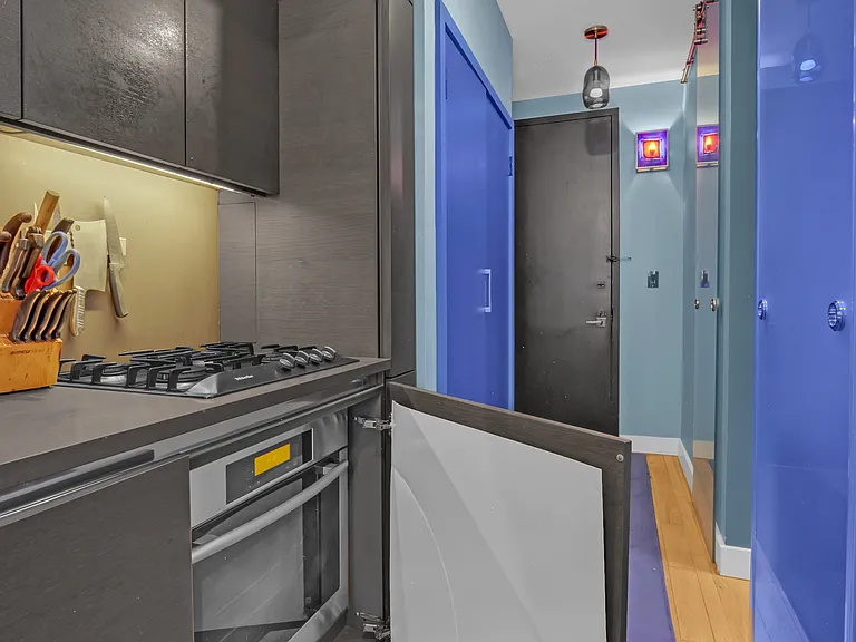 20 Pine St #1911 — Photo 7
