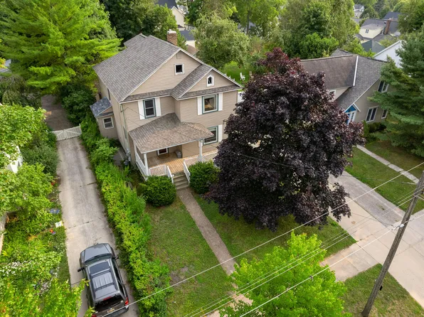 820 Michigan St, Petoskey, MI 49770