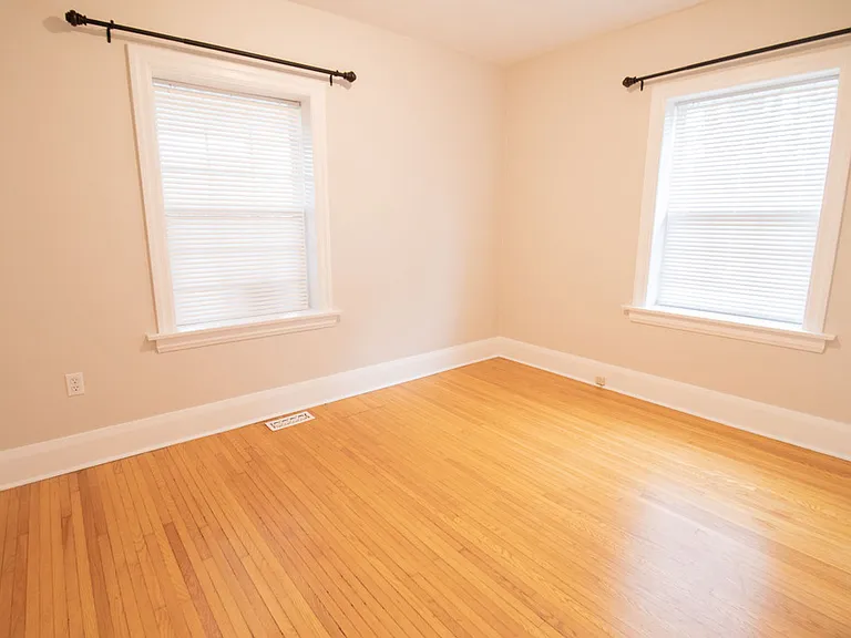 416 Niagara St — Photo 10