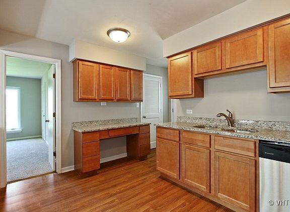 3rd image of 244 Glengary Dr