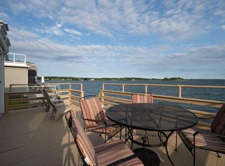 91 Seaconnet Blvd, Portsmouth, RI 02871