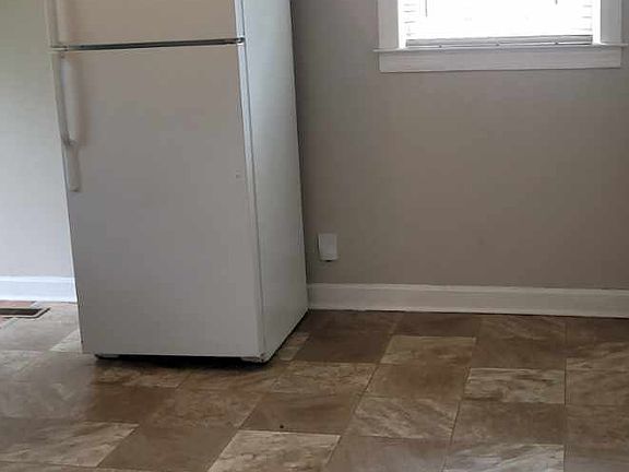 5th image of 1312 Poston Cir