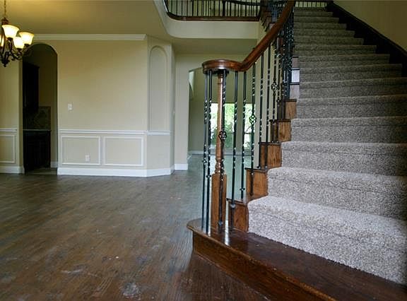 3rd image of 1610 Cross Timbers Dr