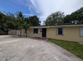 360 NW 95th St #1, Miami, FL 33150