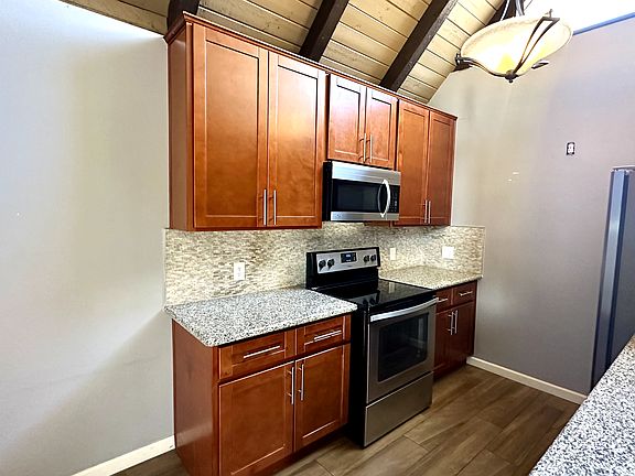 5th image of 1020 E Highland Ave