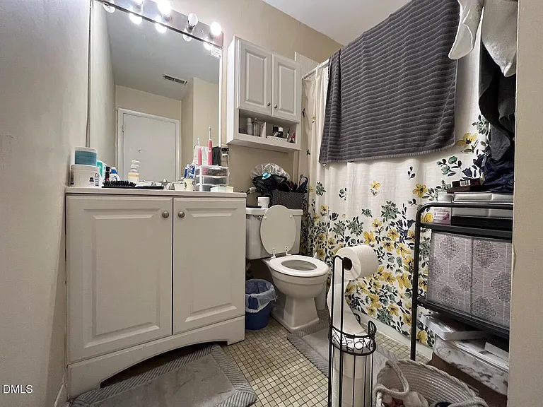 1022 Sandlin Pl #J — Photo 11