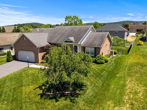 3rd image of 6280 Oak Leaf Ln N