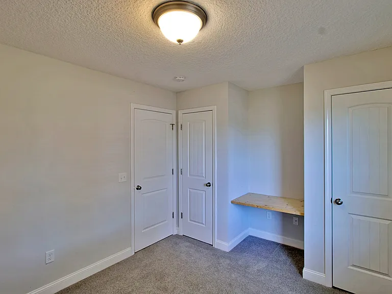 326 Fairview Cir — Photo 22