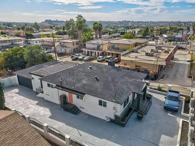 9425 Apple St — Photo 19